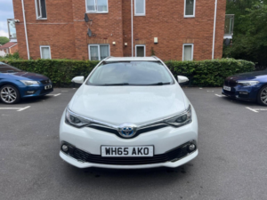 2016 Toyota Auris 1.8 Vvt-H Excel Touring Sports CVT Euro 6 (s/s) 5dr (safety Sense) in White — image 2