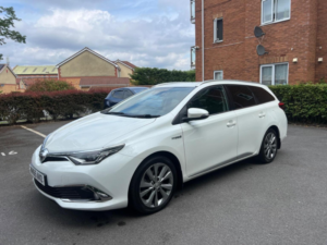 2016 Toyota Auris 1.8 Vvt-H Excel Touring Sports CVT Euro 6 (s/s) 5dr (safety Sense) in White — image 3