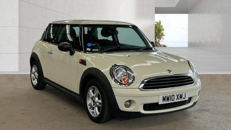 2010 MINI Hatch 1.6 First Euro 5 3dr in White — image 1