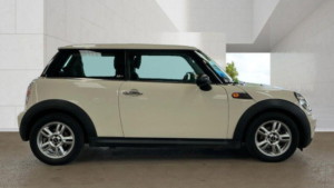 2010 MINI Hatch 1.6 First Euro 5 3dr in White — image 5