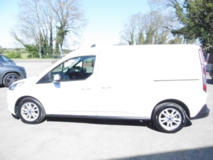 2021 Ford Transit Connect 1.5 240 Ecoblue Limited L2 Euro 6 (s/s) 5dr in White — image 4