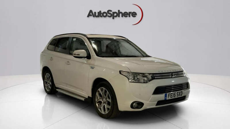 2015 Mitsubishi Outlander 2.0h 12kwh Gx5h CVT 4WD Euro 5 (s/s) 5dr in White — image 1