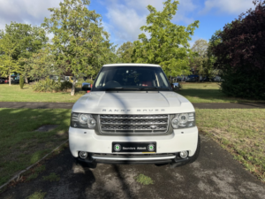 2011 Land Rover Range Rover 5.0 V8 Autobiography in White — image 2