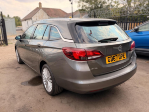 2018 Vauxhall Astra 1.4i Turbo Elite Nav Sports Tourer Auto Euro 6 (s/s) 5dr in Grey — image 4