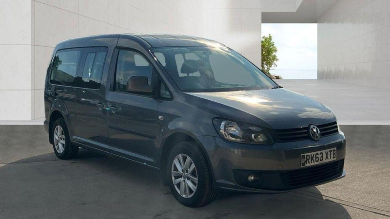 2013 Volkswagen Caddy Maxi 1.6 Tdi C20 Maxi Highline DSG Fwd 5dr in Grey — image 1