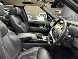 2022 Land Rover Range Rover 3.0 D350 Mhev Autobiography in Grey — image 4