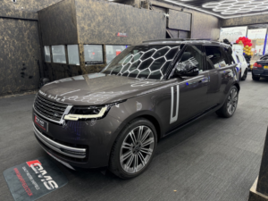 2022 Land Rover Range Rover 3.0 D350 Mhev Autobiography in Grey — image 5