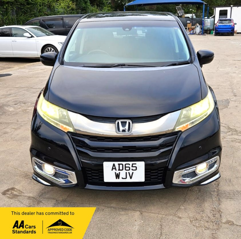 2015 Honda Odyssey Absolute Edition-2.4l Petrol-Automac-8 Seater Family Car-Ulez/caz Pass-Free 18months Warranty & 12months Aa Breakdown in Black — image 1