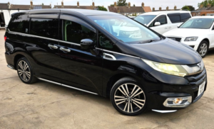 2015 Honda Odyssey Absolute Edition-2.4l Petrol-Automac-8 Seater Family Car-Ulez/caz Pass-Free 18months Warranty & 12months Aa Breakdown in Black — image 2