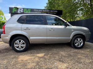 2009 Hyundai Tucson 2.0 Comfort 2WD Euro 4 5dr in Silver — image 4