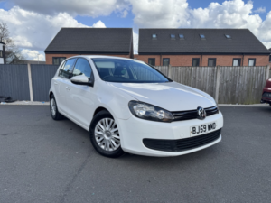 2009 Volkswagen Golf 1.6 Tdi S in White — image 2