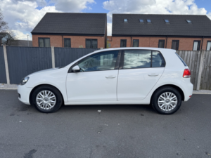 2009 Volkswagen Golf 1.6 Tdi S in White — image 6