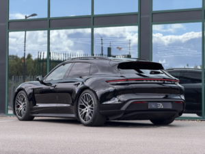 2023 Porsche Taycan Performance Plus 93.4kwh 4s in Black — image 2