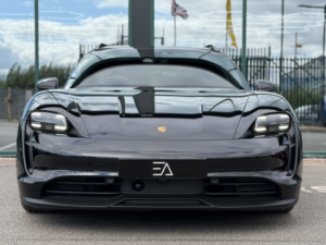 2023 Porsche Taycan Performance Plus 93.4kwh 4s in Black — image 5