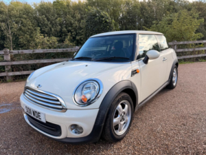 2011 MINI Hatch 1.6 One Euro 5 3dr in White — image 4