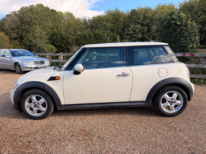 2011 MINI Hatch 1.6 One Euro 5 3dr in White — image 6