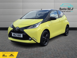 2017 Toyota Aygo 1.0 Vvt-I X-Cite 3 Yellow Bi-Tone in Yellow — image 6