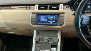 2016 Land Rover Range Rover Evoque Td4 Se Tech in White — image 2