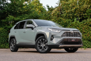 2024 Toyota Rav4 2.5 Vvt-H Design CVT 4WD Euro 6 (s/s) 5dr in Green — image 5
