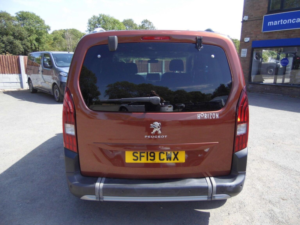 2019 Peugeot Rifter 1.5 Bluehdi Allure Standard MPV Euro 6 5dr in Bronze — image 5