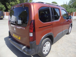 2019 Peugeot Rifter 1.5 Bluehdi Allure Standard MPV Euro 6 5dr in Bronze — image 6
