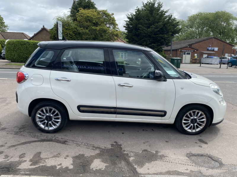 2014 Fiat 500l 1.3 500l 1.3 Multijet 85hp Lounge * £20 Road Tax * Panoramic Roof * Half Leather * in White — image 1