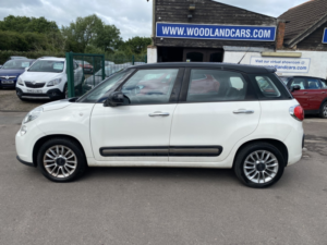 2014 Fiat 500l 1.3 500l 1.3 Multijet 85hp Lounge * £20 Road Tax * Panoramic Roof * Half Leather * in White — image 5