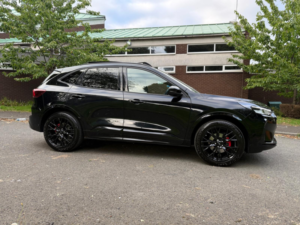 2026 Ford Kuga 2.5h Duratec St-Line X Black Package SUV 5dr Petrol Hybrid CVT Euro 6 (s/s) (180 Ps) in Black — image 4