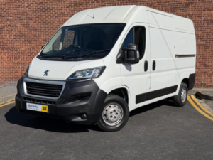 2019 Peugeot Boxer 2.0 Bluehdi 335 L3 H2 Euro 6 5dr in White — image 4