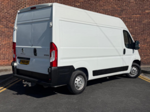 2019 Peugeot Boxer 2.0 Bluehdi 335 L3 H2 Euro 6 5dr in White — image 5