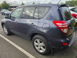 2009 Toyota Rav4 2.2 D-4d Xt-R 4WD Euro 4 5dr in Blue — image 5