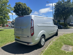 2021 Ford Transit Custom 2.0 Transit Custom Limited Van 300 L2 2.0l Ecoblue 130ps Fwd 6 Speed Manual in Silver — image 4
