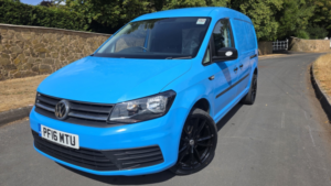 2016 Volkswagen Caddy Maxi 2.0 Tdi C20 Bluemotion Tech Startline in Blue — image 3