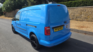 2016 Volkswagen Caddy Maxi 2.0 Tdi C20 Bluemotion Tech Startline in Blue — image 6