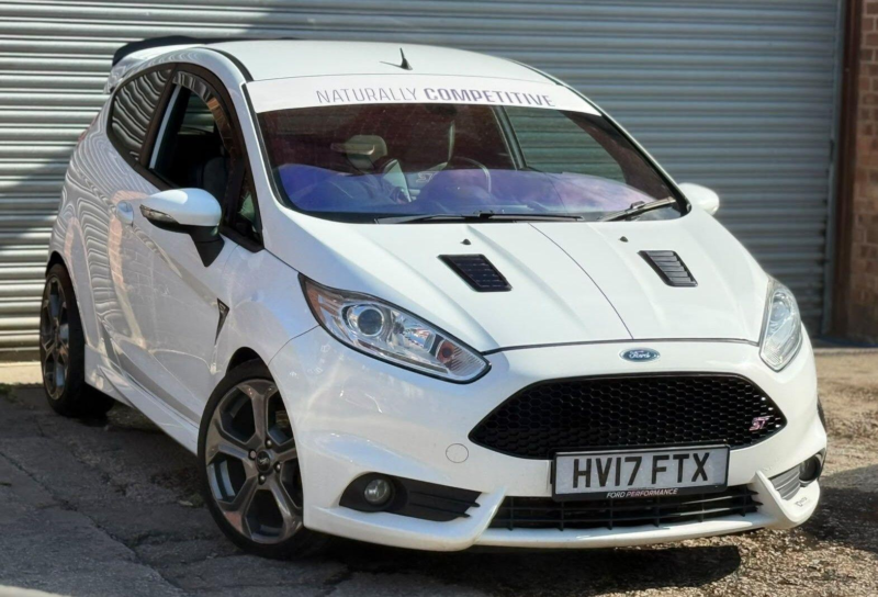 2017 Ford Fiesta 1.6t Ecoboost St-3 Euro 6 3dr in White — image 1
