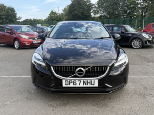2018 Volvo V40 2.0 Momentum T2 in Black — image 6