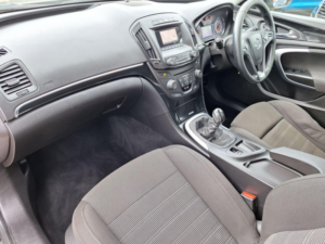 2014 Vauxhall Insignia 2.0 Cdti Ecoflex Sri Sports Tourer Euro 5 (s/s) 5dr in Black — image 3
