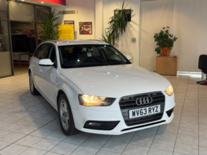 2013 Audi A4 Avant 2.0 Tdi Se Technik in White — image 2