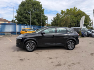 2022 Nissan Qashqai 1.3 Dig-T Mhev Acenta Premium Euro 6 (s/s) 5dr in Black — image 3