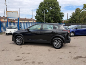 2022 Nissan Qashqai 1.3 Dig-T Mhev Acenta Premium Euro 6 (s/s) 5dr in Black — image 4