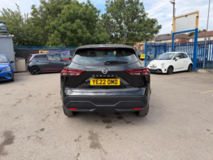 2022 Nissan Qashqai 1.3 Dig-T Mhev Acenta Premium Euro 6 (s/s) 5dr in Black — image 5