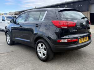 2015 Kia Sportage 1.7 Crdi Ecodynamics 1 in Black — image 4