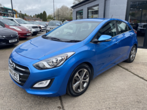 2015 Hyundai I30 1.6 Se Nav in Blue — image 3