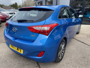 2015 Hyundai I30 1.6 Se Nav in Blue — image 6