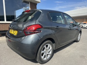 2017 Peugeot 208 1.2 Puretech Active in Grey — image 6