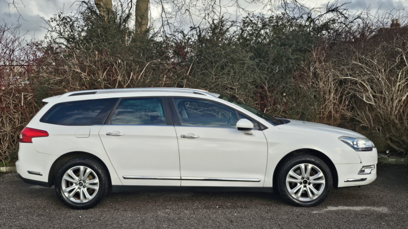 2011 Citroen C5 2.0 Hdi Exclusive in White — image 1