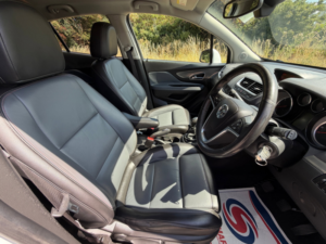 2014 Vauxhall Mokka 1.7 Cdti Se SUV 5dr Diesel Manual 4WD Euro 5 (s/s) (130 Ps) in White — image 4
