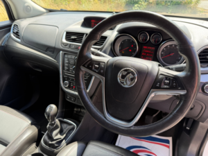 2014 Vauxhall Mokka 1.7 Cdti Se SUV 5dr Diesel Manual 4WD Euro 5 (s/s) (130 Ps) in White — image 5