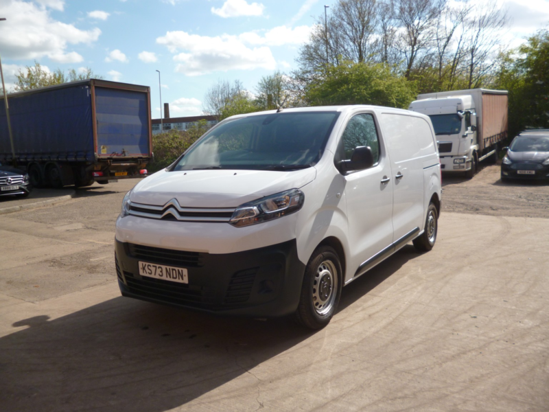 2023 Citroen Dispatch 1.5 Bluehdi 1000 Enterprise Edition M in White — image 1