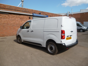 2023 Citroen Dispatch 1.5 Bluehdi 1000 Enterprise Edition M in White — image 4